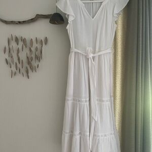 Magaschoni White Tiered V-Neck Maxi Dress with Tie Waist